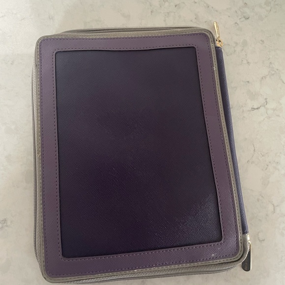 Michael Kors iPad/tablet case - Picture 3 of 6